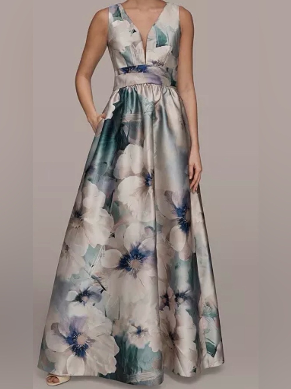 Floral Plunge Neck Ball Gown -NWT -8